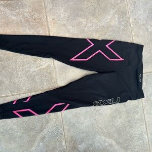 2xu size medium compression leggings